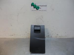 Gebruikte Dashboard deel Ford Mondeo IV Wagon 2.0 16V Prijs € 25,00 Margeregeling aangeboden door Autodemontagebedrijf Otte
