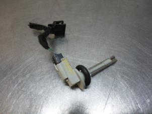 Gebruikte Sensor Temperatuur binnen Ford Mondeo IV Wagon 2.0 16V Prijs € 10,00 Margeregeling aangeboden door Autodemontagebedrijf Otte