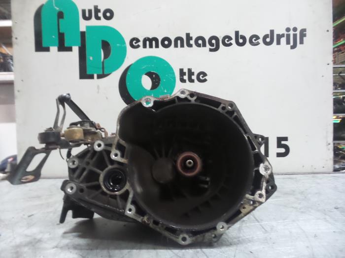 Gebruikte Versnellingsbak Opel Astra H (L48) 1.6 16V Twinport Prijs € 175,00 Margeregeling aangeboden door Autodemontagebedrijf Otte