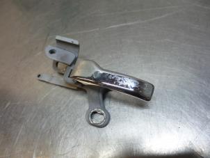 Gebruikte Deurgreep 4Deurs links-achter Mercedes S (W116) 280 SE,SEL Prijs € 15,00 Margeregeling aangeboden door Autodemontagebedrijf Otte