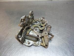 Gebruikte Portierslot Mechaniek 4Deurs rechts-achter Mercedes S (W116) 280 SE,SEL Prijs € 30,00 Margeregeling aangeboden door Autodemontagebedrijf Otte