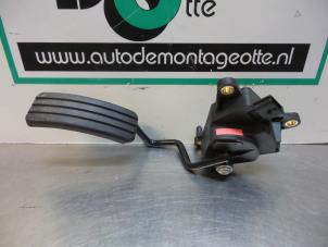 Gebruikte Gaspedaalpositie Sensor Renault Clio III (BR/CR) 1.2 16V 75 Prijs € 25,00 Margeregeling aangeboden door Autodemontagebedrijf Otte