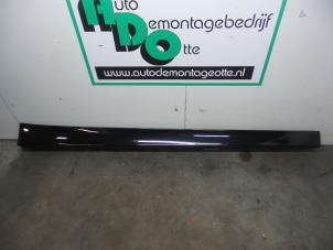 Gebruikte Sideskirt rechts BMW 3-Serie Prijs € 40,00 Margeregeling aangeboden door Autodemontagebedrijf Otte