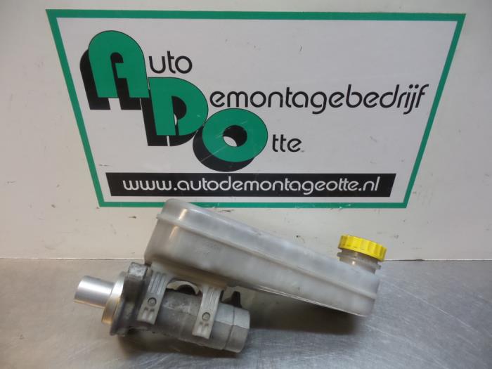 Hoofdremcilinder van een Citroën Jumper (U9) 2.2 HDi 100 2008