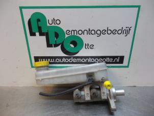 Gebruikte Hoofdremcilinder Citroen Jumper (U9) 2.2 HDi 100 Euro 4 Prijs € 50,00 Margeregeling aangeboden door Autodemontagebedrijf Otte
