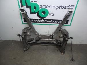 Gebruikte Subframe BMW 7 serie (E65/E66/E67) 740d V8 32V Prijs € 200,00 Margeregeling aangeboden door Autodemontagebedrijf Otte