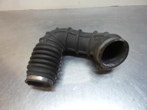 Gebruikte Luchtinlaat slang Ford Fiesta 5 (JD/JH) 1.3 Prijs € 10,00 Margeregeling aangeboden door Autodemontagebedrijf Otte