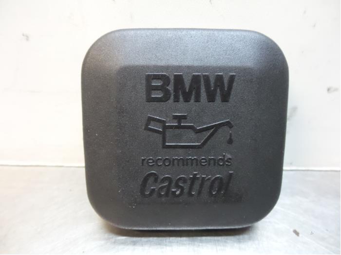 Gebruikte Oliedop BMW 7 serie (E65/E66/E67) 740d V8 32V Prijs € 15,00 Margeregeling aangeboden door Autodemontagebedrijf Otte