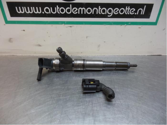 Gebruikte Verstuiver (diesel) BMW 7 serie (E65/E66/E67) 740d V8 32V Prijs € 75,00 Margeregeling aangeboden door Autodemontagebedrijf Otte
