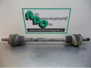 Gebruikte Aandrijfas rechts-achter Mercedes C Sportcoupé (C203) 1.8 C-180K 16V Prijs € 35,00 Margeregeling aangeboden door Autodemontagebedrijf Otte