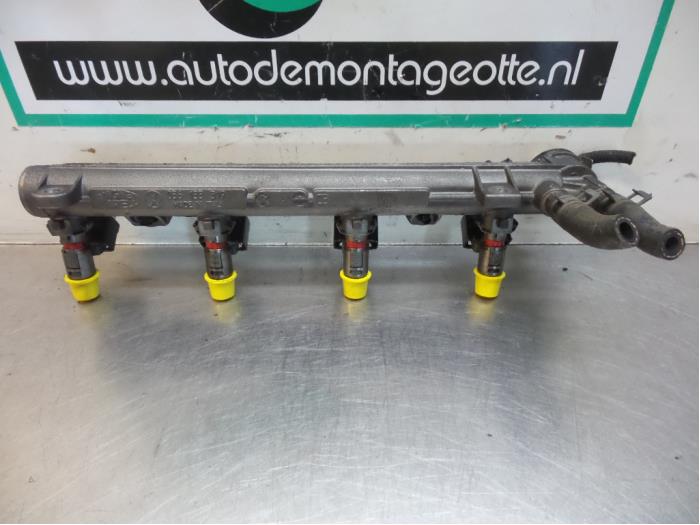 Gebruikte Common rail (Injectie) Volkswagen Golf IV (1J1) 1.4 16V Prijs € 20,00 Margeregeling aangeboden door Autodemontagebedrijf Otte