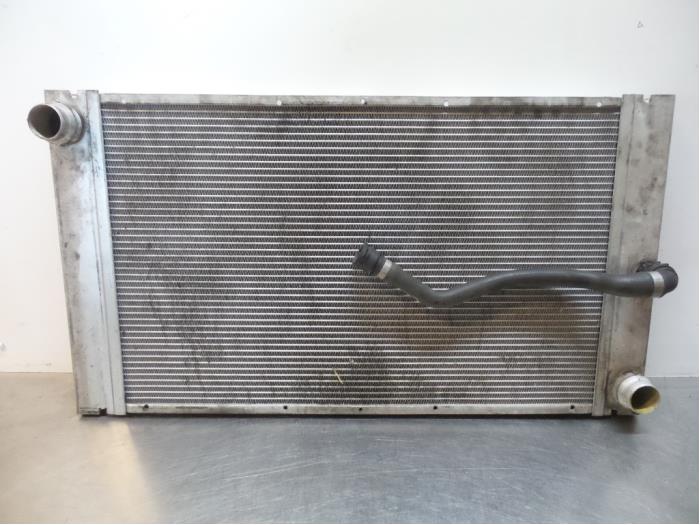 Gebruikte Radiateur BMW 7 serie (E65/E66/E67) 740d V8 32V Prijs € 50,00 Margeregeling aangeboden door Autodemontagebedrijf Otte