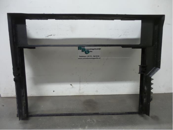 Gebruikte Frontpaneel BMW 7 serie (E65/E66/E67) 740d V8 32V Prijs € 50,00 Margeregeling aangeboden door Autodemontagebedrijf Otte