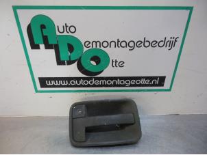 Gebruikte Deurgreep 2Deurs links Peugeot Expert (222/224) 1.9D Prijs € 15,00 Margeregeling aangeboden door Autodemontagebedrijf Otte