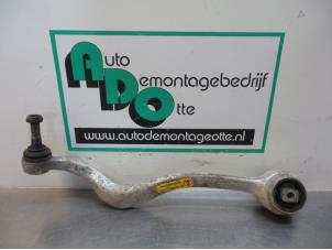 Gebruikte Triangel links-voor BMW 5 serie (E39) 525 tds Prijs € 15,00 Margeregeling aangeboden door Autodemontagebedrijf Otte