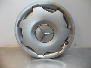 Gebruikte Wieldop Mercedes C Sportcoupé (C203) 2.2 C-220 CDI 16V Prijs € 10,00 Margeregeling aangeboden door Autodemontagebedrijf Otte