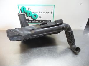 Gebruikte Luchtfilterhuis Citroen C3 Pluriel (HB) 1.4 Prijs € 25,00 Margeregeling aangeboden door Autodemontagebedrijf Otte