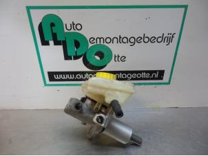 Gebruikte Hoofdremcilinder Volkswagen Passat Variant (3B6) 2.0 20V Prijs € 25,00 Margeregeling aangeboden door Autodemontagebedrijf Otte
