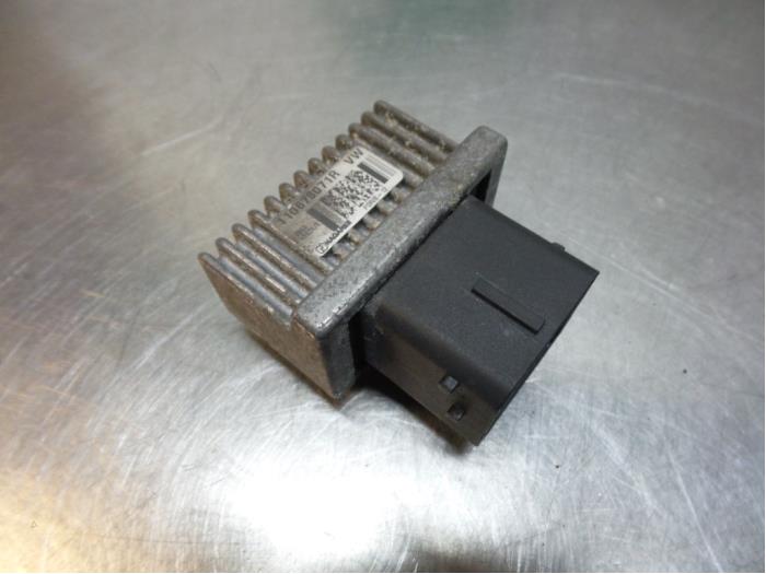 Gebruikte Module Koeling Opel Movano 2.3 CDTi 16V FWD Prijs € 40,00 Margeregeling aangeboden door Autodemontagebedrijf Otte