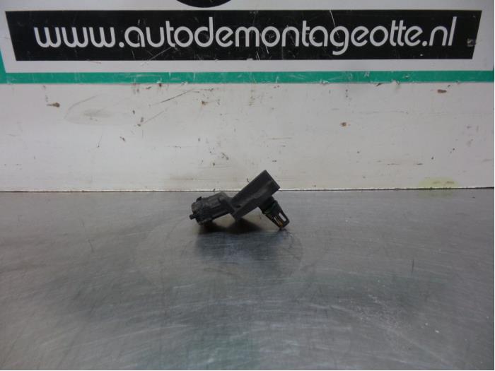 Gebruikte Map Sensor (inlaatspruitstuk) Opel Movano (4A1; 4A2; 4B2; 4B3; 4C2; 4C3) 2.5 CDTI Prijs € 10,00 Margeregeling aangeboden door Autodemontagebedrijf Otte