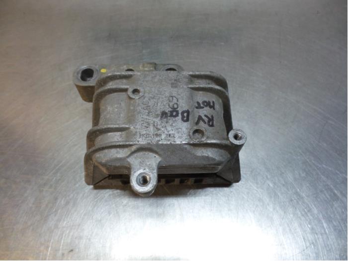Gebruikte Motorrubber Volkswagen Golf Plus (5M1/1KP) 1.9 TDI 105 Prijs € 20,00 Margeregeling aangeboden door Autodemontagebedrijf Otte