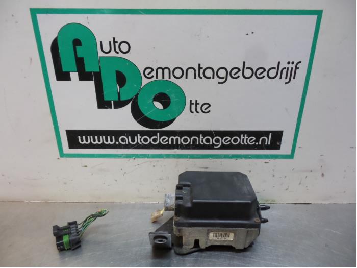 Gebruikte Cruise Control Jaguar X-type 2.1 V6 24V Prijs € 40,00 Margeregeling aangeboden door Autodemontagebedrijf Otte