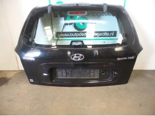 Gebruikte Achterklep Hyundai Santa Fe I 2.0 16V 4x2 Prijs € 100,00 Margeregeling aangeboden door Autodemontagebedrijf Otte