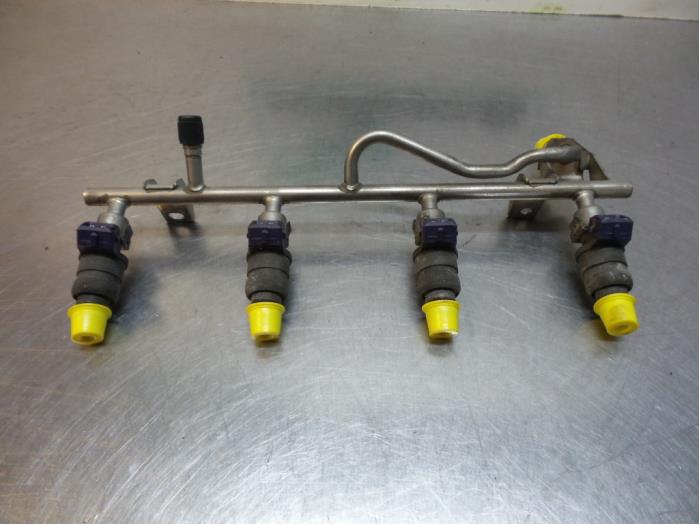 Gebruikte Injector brug Opel Corsa C (F08/68) 1.8 16V GSi Prijs € 50,00 Margeregeling aangeboden door Autodemontagebedrijf Otte