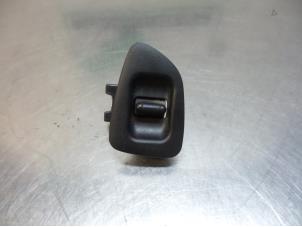 Gebruikte Ruit schakelaar elektrisch Honda Accord (CC75/76) 2.0i 16V Prijs € 15,00 Margeregeling aangeboden door Autodemontagebedrijf Otte