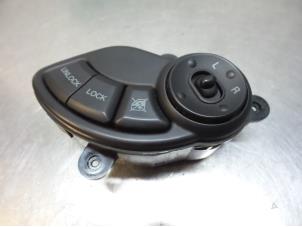 Gebruikte Spiegel Schakelaar Hyundai Santa Fe I 2.0 16V 4x2 Prijs € 20,00 Margeregeling aangeboden door Autodemontagebedrijf Otte