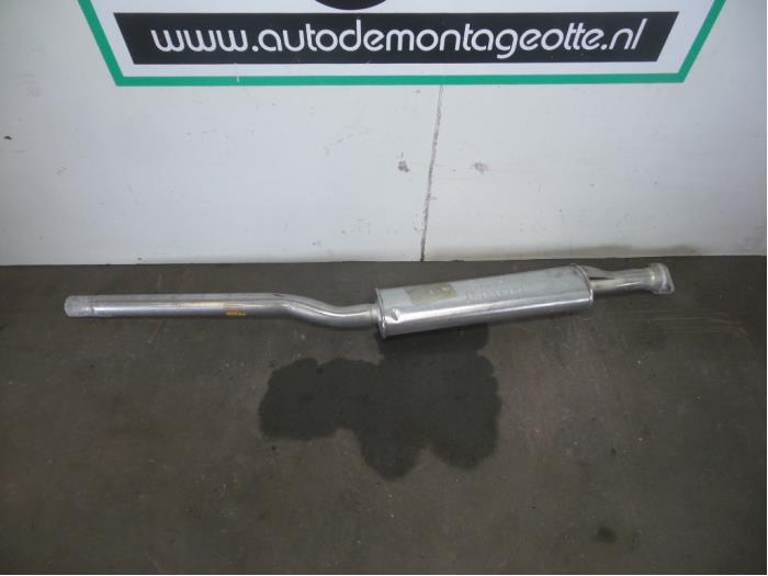 Gebruikte Uitlaat Middendemper Toyota Avensis (T22) 1.8 16V Prijs € 50,00 Margeregeling aangeboden door Autodemontagebedrijf Otte