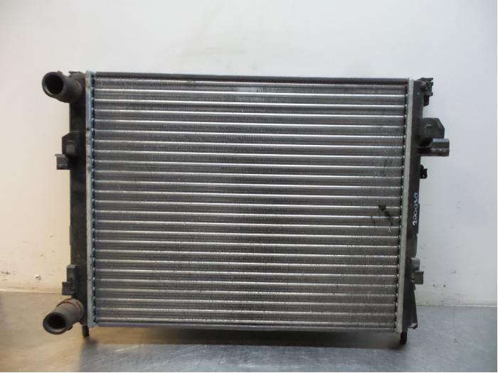 Gebruikte Radiateur Opel Vivaro 1.9 DI Prijs € 40,00 Margeregeling aangeboden door Autodemontagebedrijf Otte