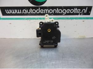 Gebruikte Kachelklep Motor Toyota Yaris (P1) 1.0 16V VVT-i Prijs € 10,00 Margeregeling aangeboden door Autodemontagebedrijf Otte