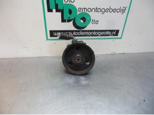 Gebruikte Pomp Servo Ford Ka I 1.3i Prijs € 25,00 Margeregeling aangeboden door Autodemontagebedrijf Otte