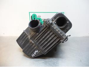 Gebruikte Luchtfilterhuis Hyundai H-300 2.5 CRDi Prijs € 40,00 Margeregeling aangeboden door Autodemontagebedrijf Otte