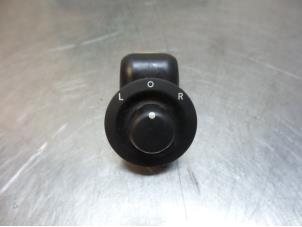 Gebruikte Schakelaar Spiegel Chrysler 300 C 2.7 V6 24V Prijs € 25,00 Margeregeling aangeboden door Autodemontagebedrijf Otte