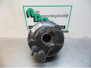 Gebruikte Rembekrachtiger Chrysler 300 C 2.7 V6 24V Prijs € 150,00 Margeregeling aangeboden door Autodemontagebedrijf Otte