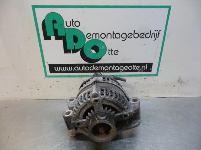 Gebruikte Dynamo Chrysler 300 C 2.7 V6 24V Prijs € 75,00 Margeregeling aangeboden door Autodemontagebedrijf Otte