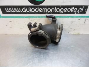Gebruikte Luchtinlaat slang Mazda 3 Sport (BK) 1.3i 16V Prijs € 20,00 Margeregeling aangeboden door Autodemontagebedrijf Otte