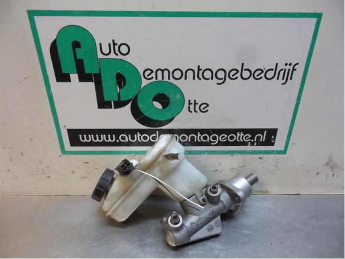 Gebruikte Hoofdremcilinder Renault Twingo II (CN) 1.2 Prijs € 10,00 Margeregeling aangeboden door Autodemontagebedrijf Otte