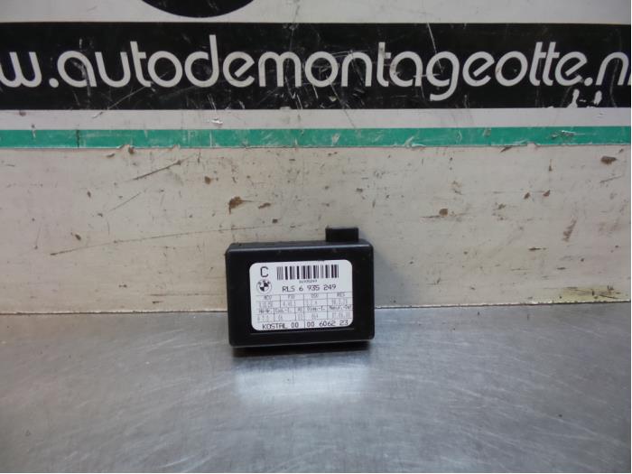 Gebruikte Regensensor BMW 5 serie (E60) 520i 24V Prijs € 25,00 Margeregeling aangeboden door Autodemontagebedrijf Otte