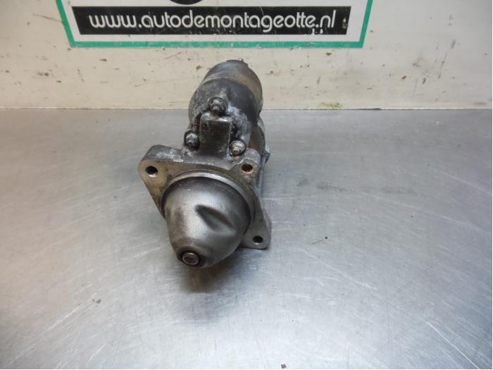 Startmotor van een BMW 5 serie (E60) 520i 24V 2003