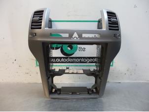 Gebruikte Dashboard deel Opel Zafira (M75) 2.2 16V Direct Ecotec Prijs € 25,00 Margeregeling aangeboden door Autodemontagebedrijf Otte