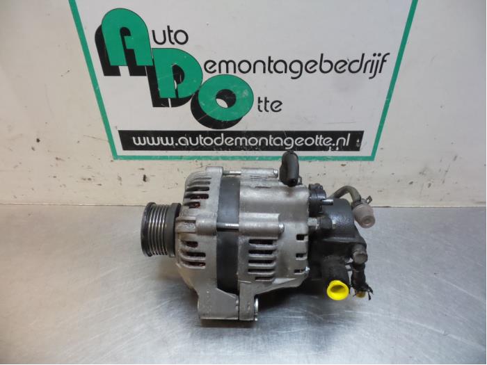 Gebruikte Dynamo Kia Sportage (JE) 2.0 CRDi 16V VGT 4x2 Prijs € 75,00 Margeregeling aangeboden door Autodemontagebedrijf Otte
