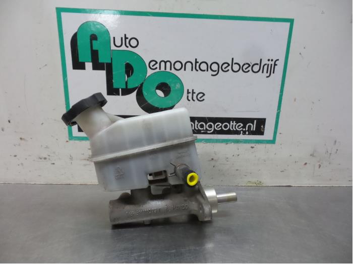 Gebruikte Hoofdremcilinder Kia Sportage (JE) 2.0 CRDi 16V VGT 4x2 Prijs € 25,00 Margeregeling aangeboden door Autodemontagebedrijf Otte