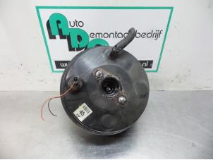 Gebruikte Rembekrachtiger Kia Sportage (JE) 2.0 CRDi 16V VGT 4x2 Prijs € 25,00 Margeregeling aangeboden door Autodemontagebedrijf Otte