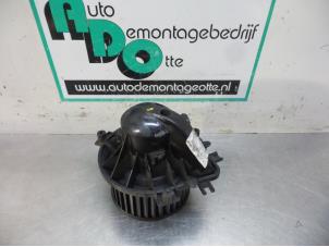 Gebruikte Kachel Ventilatiemotor BMW Mini One/Cooper (R50) 1.6 16V Cooper Prijs € 20,00 Margeregeling aangeboden door Autodemontagebedrijf Otte
