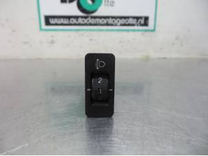 Gebruikte Schakelaar Koplamp Ihv BMW Mini One/Cooper (R50) 1.6 16V Cooper Prijs € 10,00 Margeregeling aangeboden door Autodemontagebedrijf Otte