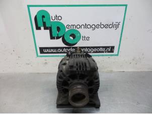 Gebruikte Alternator Mercedes A (W168) 1.4 A-140 Prijs € 30,00 Margeregeling aangeboden door Autodemontagebedrijf Otte