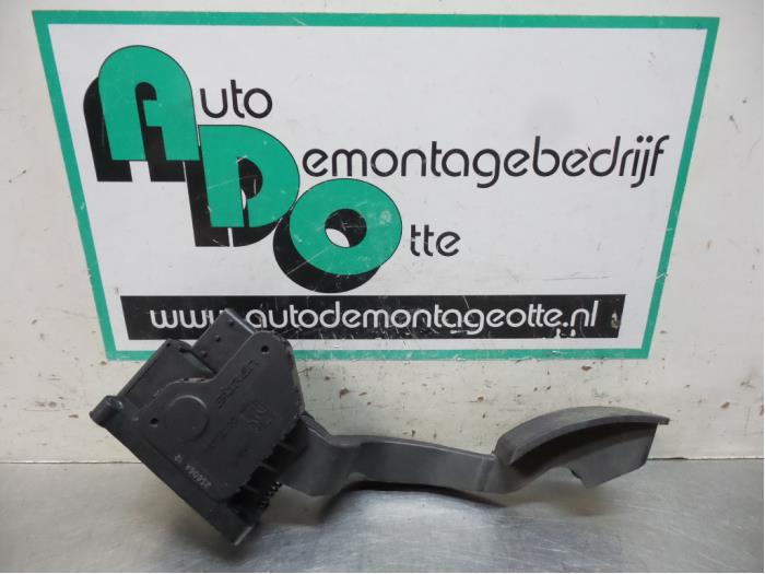 Gebruikte Sensor Gaspedaalpositie Fiat Grande Punto (199) 1.2 Prijs € 20,00 Margeregeling aangeboden door Autodemontagebedrijf Otte